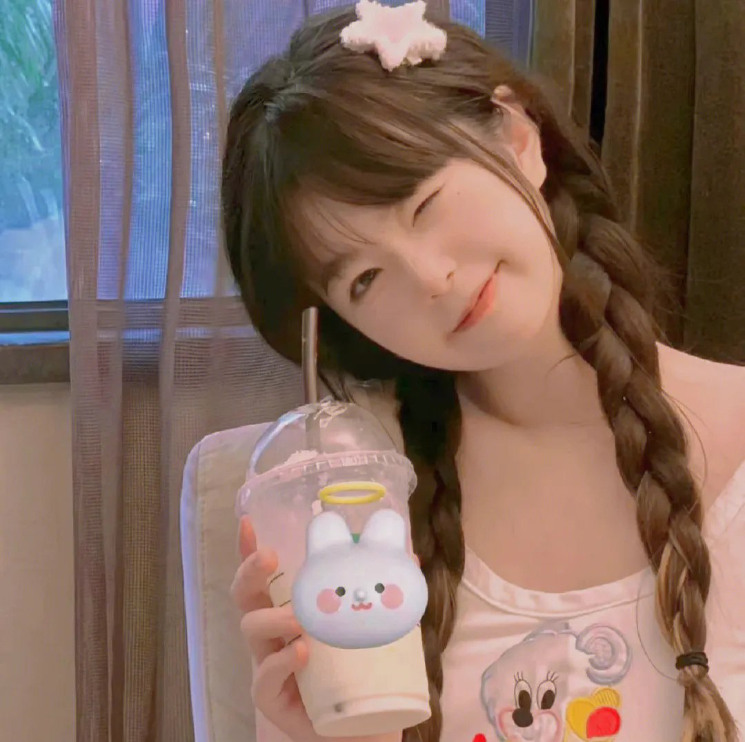 水瓶座女孩